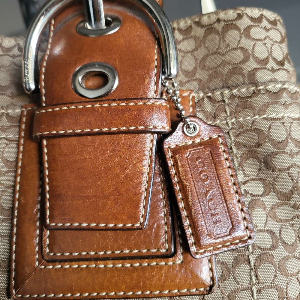 Coach Tan and Brown Signature Womens Should/hand Bag